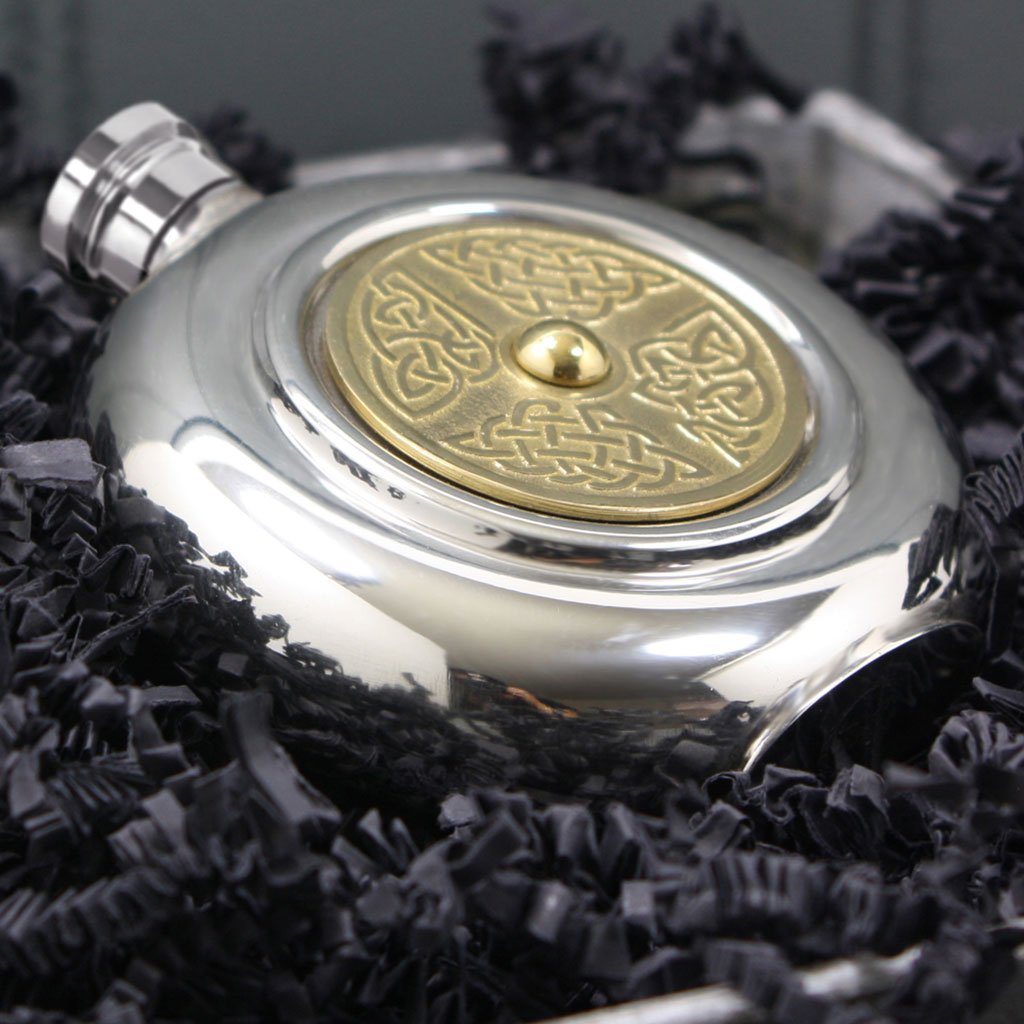 6oz Round Pewter Hip Flask with Brass Celtic Knot Badge